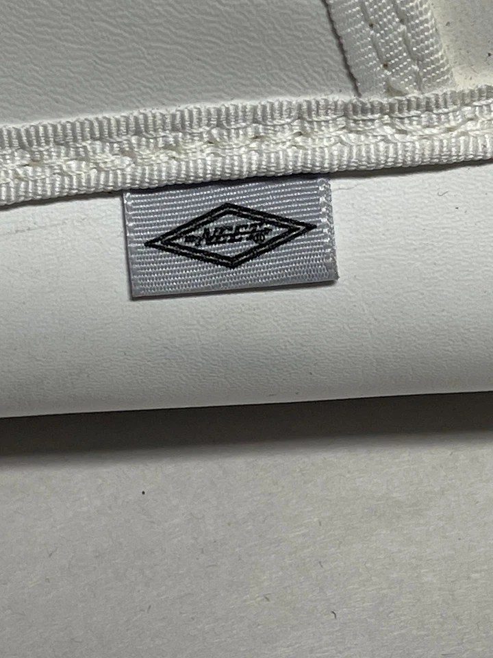 Vintage Neet Archery Target Quiver White Vinyl New Old Stock 3-Tube Pocket - Image 4 of 4