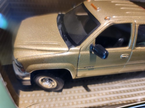Chevy Silverado 3500 Dually **NIB** The FAT BUTT!! - Picture 4 of 7