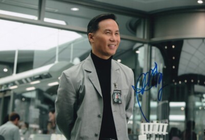 BRADLEY DARRYL WONG signed Autogramm 20x30cm JURASSIC WORLD in Person autograph
