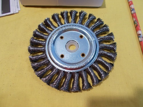 6" KNOTTED WIRE WHEEL 6" x 7/8" HOLE with bushings steel brush RANDOM USA 83033 - Picture 5 of 5