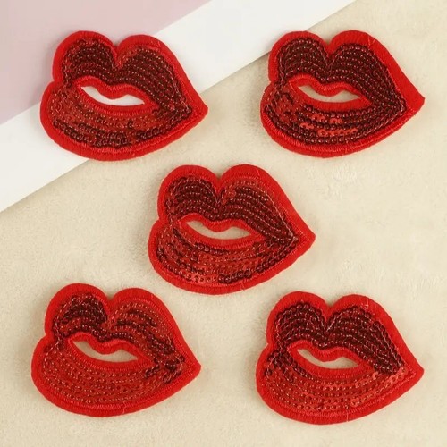 Iron-On Applique Red Sequin Lips 2 x 1 5/8-inch price for 1 patch - Picture 2 of 2