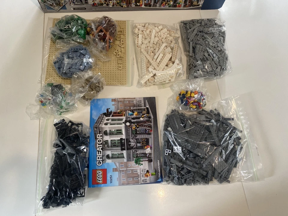 LEGO Modular Buildings 10251 Brick Bank, photo 3 sur 3