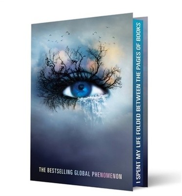 Shatter Me Collector's Deluxe Limited Edition (Hardback or Cased Book)