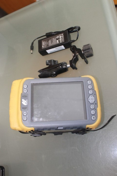 Topcon Tesla Data Collector Field Controller with Magnet Field - German Language