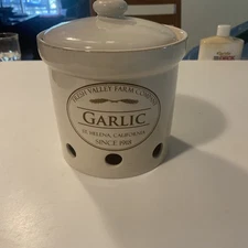 CHEFS Fresh Valley Farm GARLIC Stoneware Canister - Gently Used