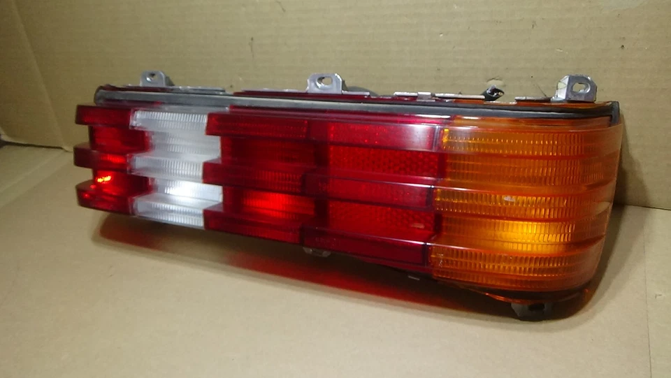 1977-1985 Mercedes Benz W123 240D conjunto de lanterna traseira lateral esquerda do motorista - Imagem 3 de 4