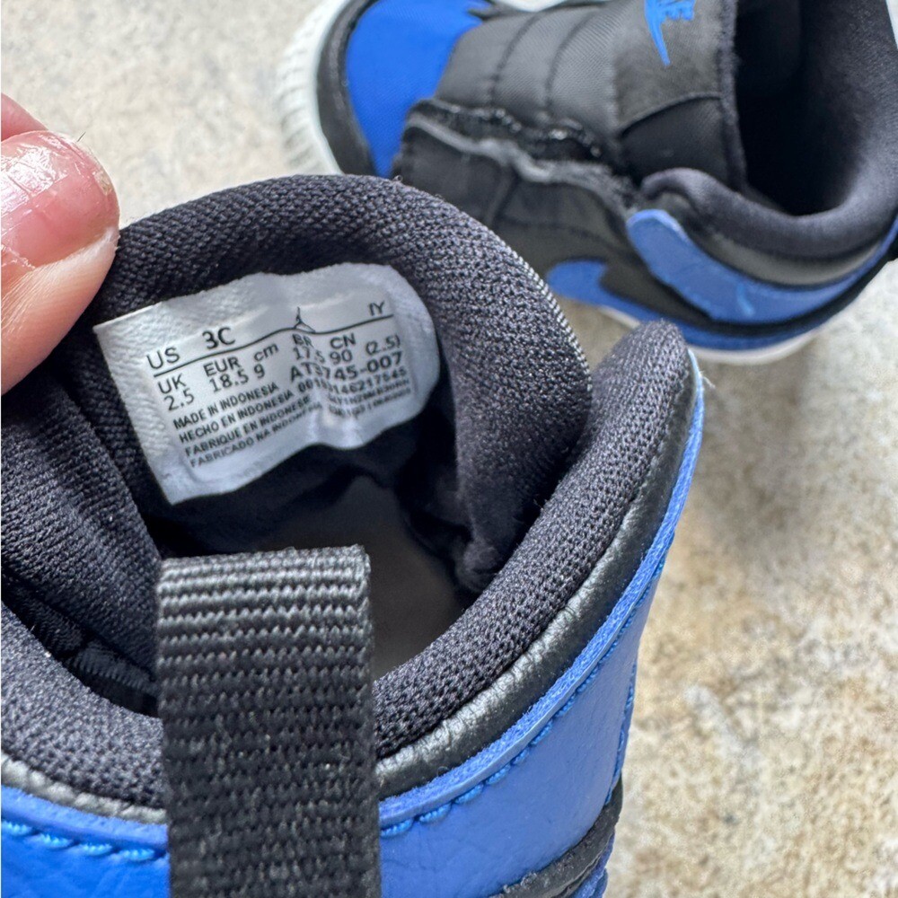 Nike Jordan 1 Black and Blue Crib Bootie Mid-Top Design Size 3C Infant NWOT thumbnail 5