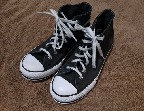 junior black leather converse