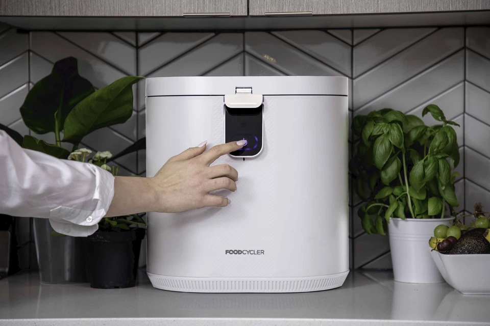 FoodCycler® Eco 5™ Indoor Electric Composter Alternative - Image 4 of 4