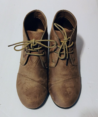 Pierre Dumas Boots Women's Size 8 Suede Tan Lace Up Wedge Booties