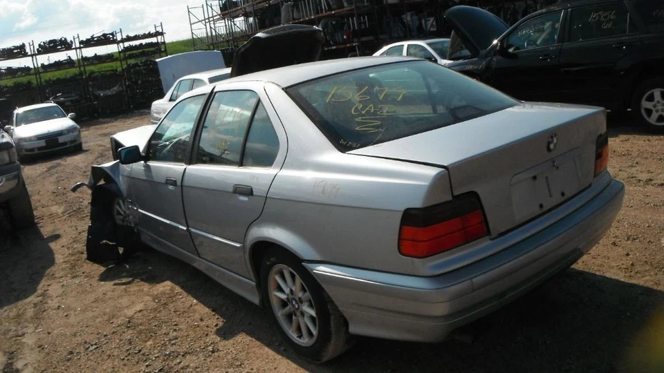 Правый передний шпиндель/кулак для пассажира подходит для 92–99 BMW 318i 1201913 - Изображение 4 из 4