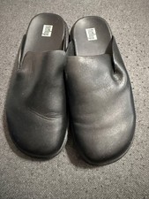 FitFlop size 6 black leather mules closed toe excellent shape 