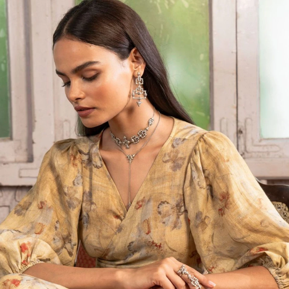 Aretes de vidrio real Polki pushback chapados en plata para damas Foto 4 de 4