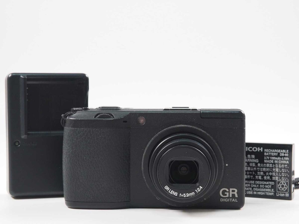 RICOH GR Digital II 10.1MP Compact Digital Camera Black w RICOH GR Digital II 10.1MP Compact Digital Camera Black w