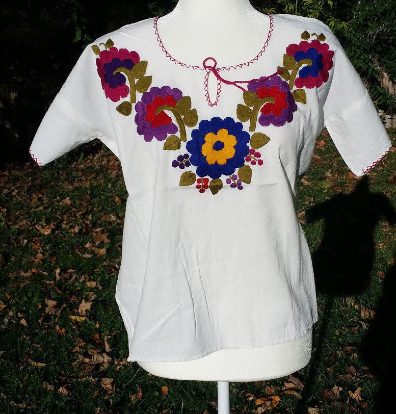 Maya Mexican Blouse Top Shirt Embroidered Flowers Chiapas White
