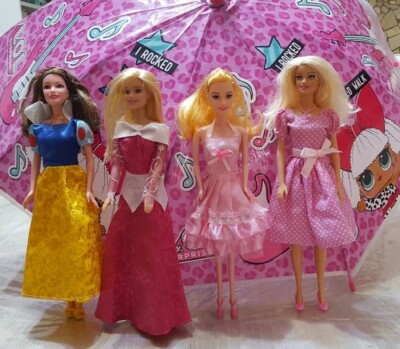 BARBIE lotto barbie vestiti e scarpe mattel