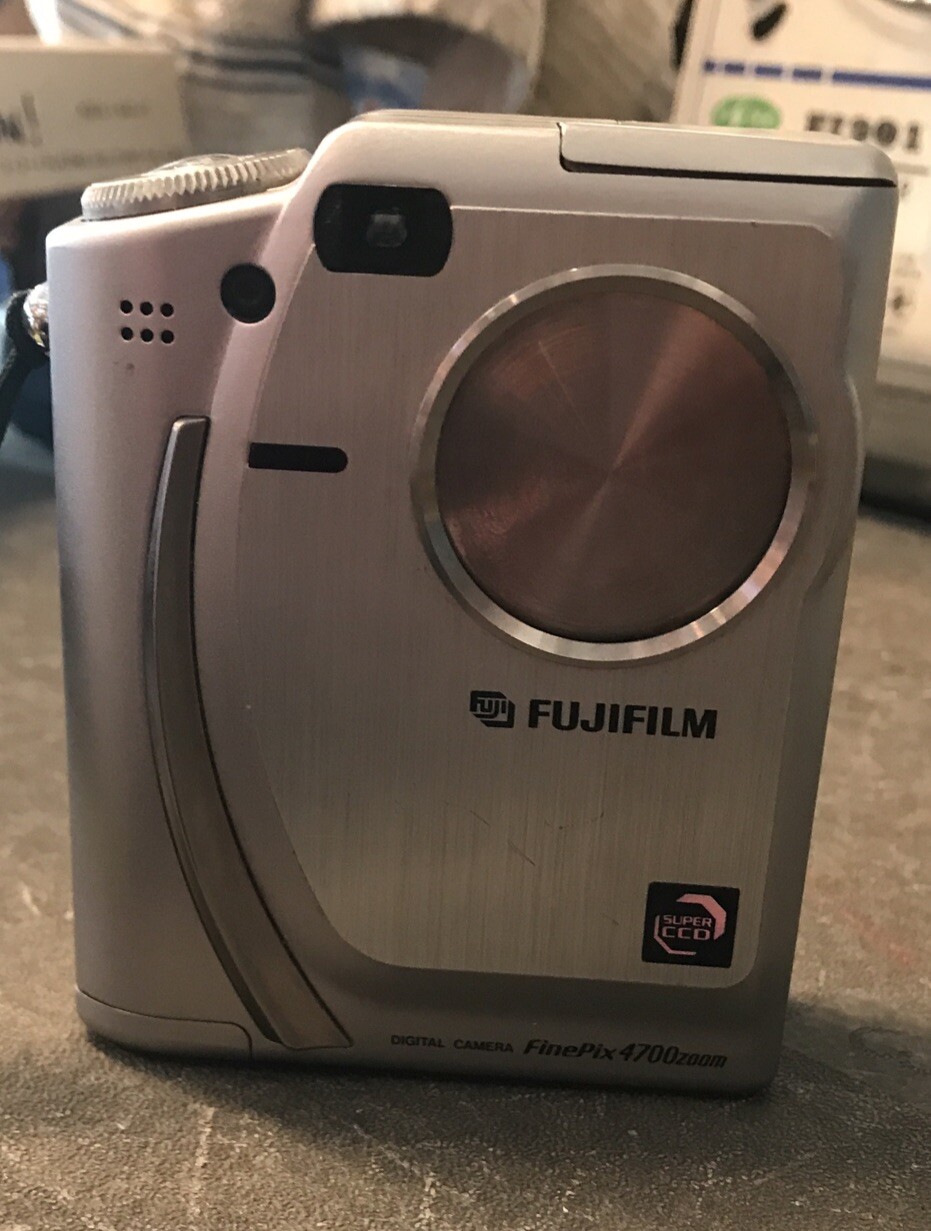 Fujifilm FinePix X4700 Zoom Digital Camera