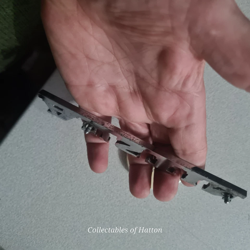 future rover driver  rover 100 metro badge very rare + retro austin car badge - image 4 of 4