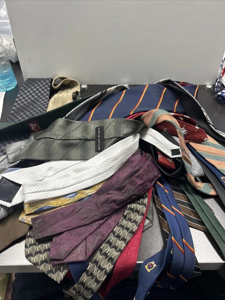 25+ Corbatas de cuello de seda al por mayor DISEÑADOR para hombre lote de rayas artesanales de cachemira Foto 2 de 2