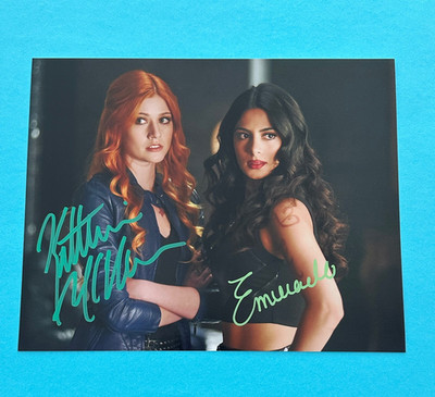Emeraude Toubia + Katherine McNamara  Shadowhunters   signed, original Autogramm