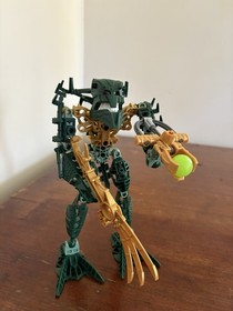 LEGO Bionicle Piraka Zaktan 8903 Complete w/ Canister Manual Light-Up Eyes Zamor