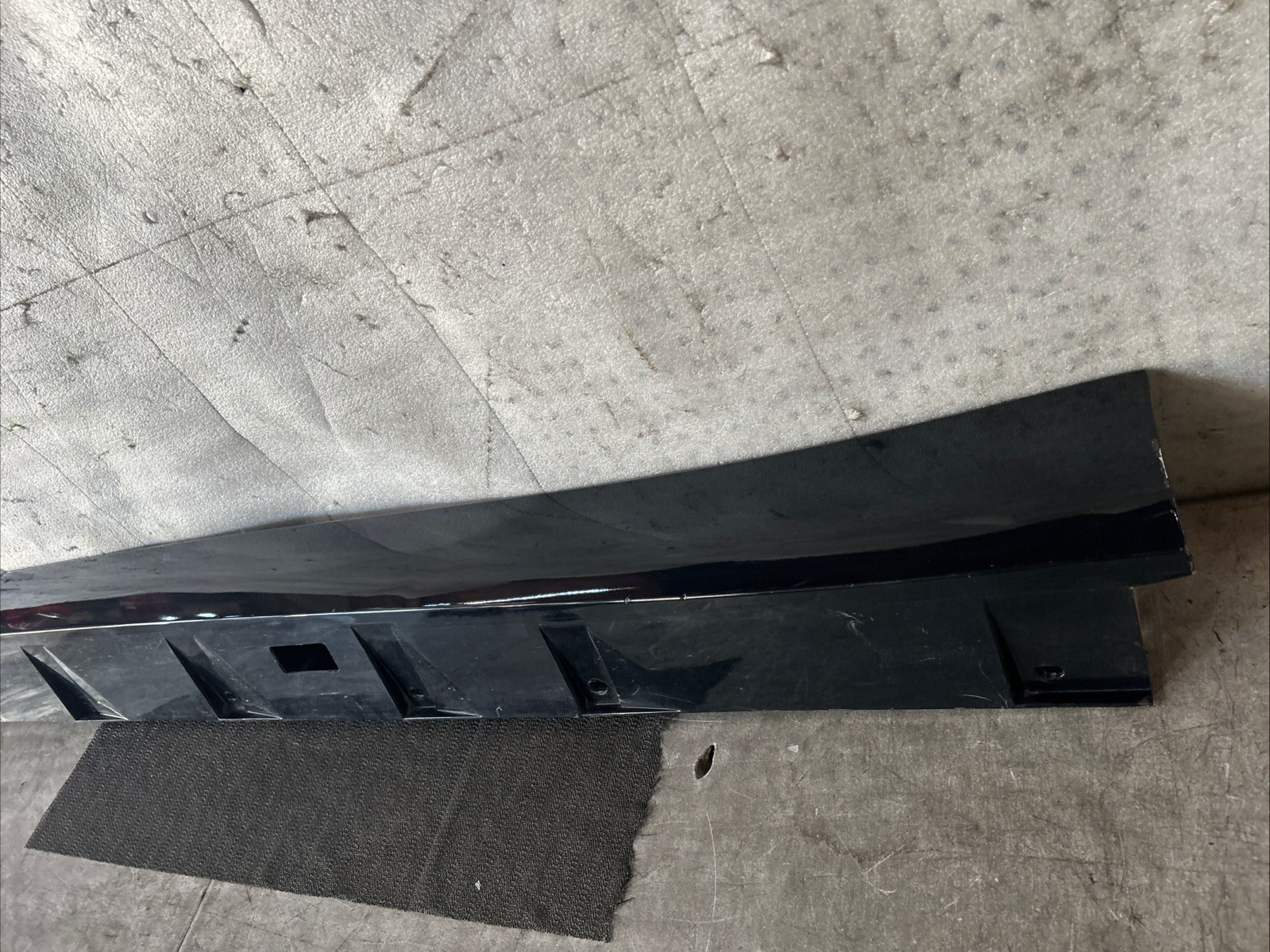 2008 - 2015 AUDI R8 LEFT DRIVER SKIRT ROCKER MOLDING PANEL OEM 420853855A