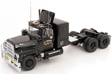 Road Kings 1974 Mack RL700 Convoy Truck R.D. Trucking Inc Black 1:18 RK180171BK