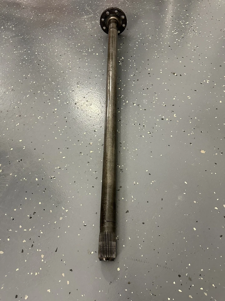 2020 21 22 23 24 Gmc Sierra Silverado 2500 3500  HD Rear Axle Shaft 84757405 OEM - Image 2 of 4