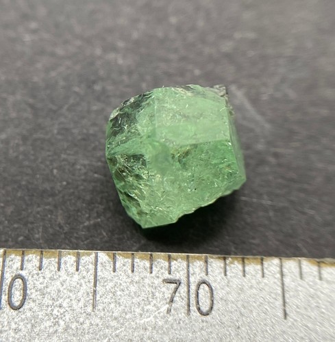 Cristallo granato tsavorite verde 3,93 ct - Colline Merelani, Tanzania - Foto 4 di 12