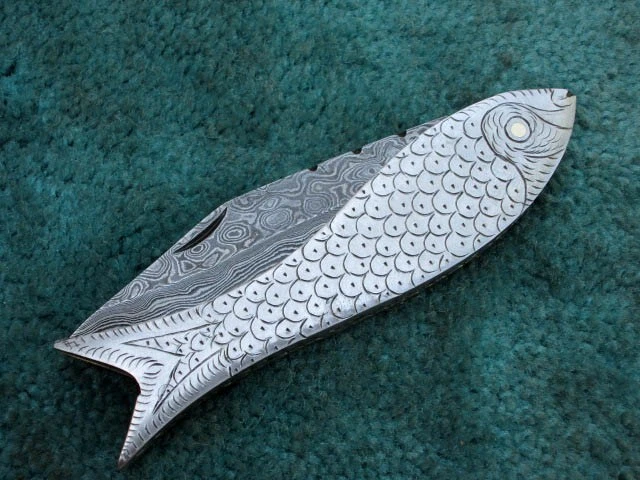 Marvelous Hand Made Folding Knife , Custom Made Damascus Steel Pocket Knife - Image 2 of 4