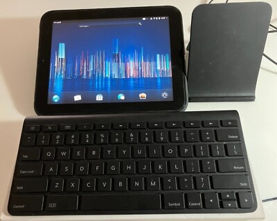 HP Touchpad 32 GB Wi-Fi Bundle w/ Charging Dock + HP Wireless Keyboard + Case