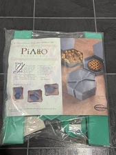 The PIATTO Bakery Box Cake Cookies Cup Cakes Green Vintage 11x3 Carrying Box NEW