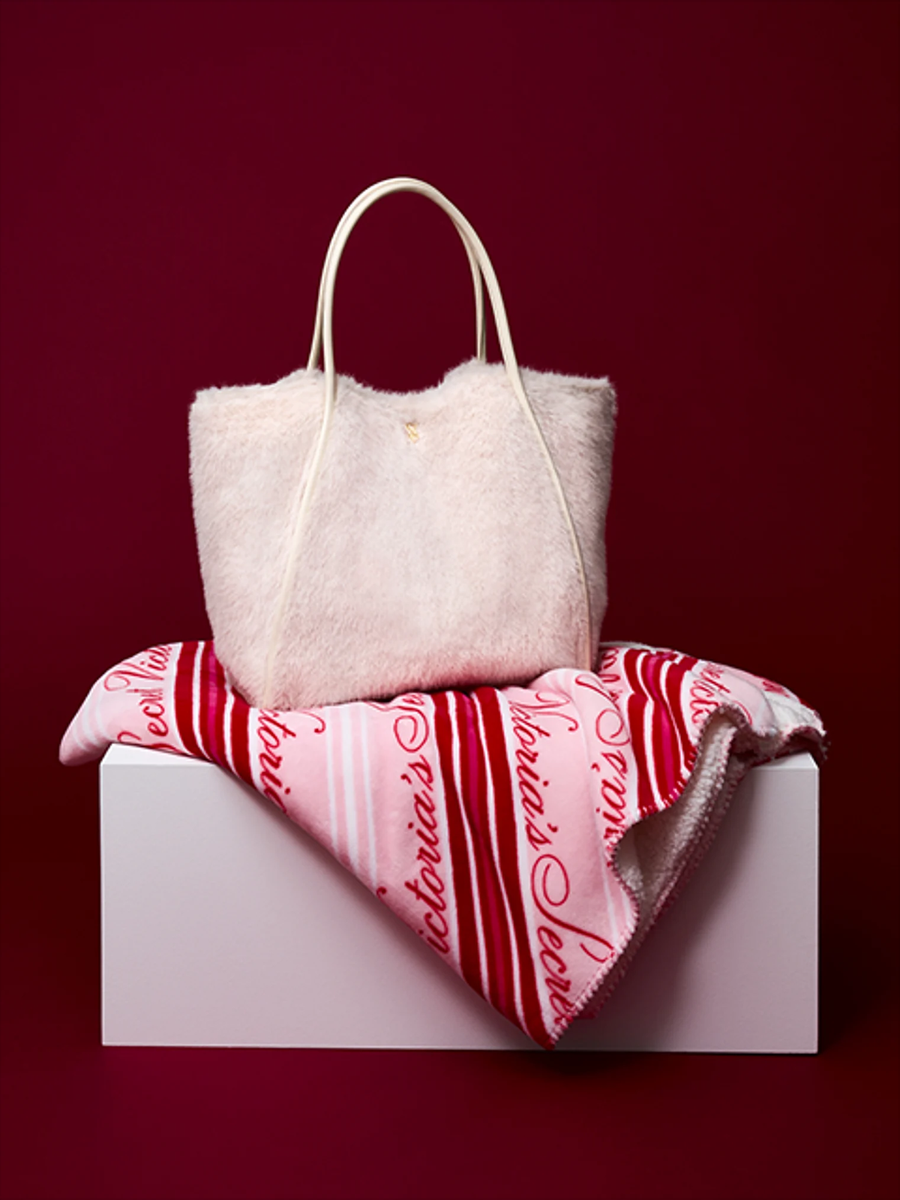 Victoria's Secret Tote And Blanket Set Brand New Fleece Blanket | eBay