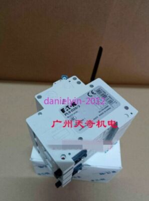 1pcs New     circuit breaker PL9-D20/3 3P 20A #W4