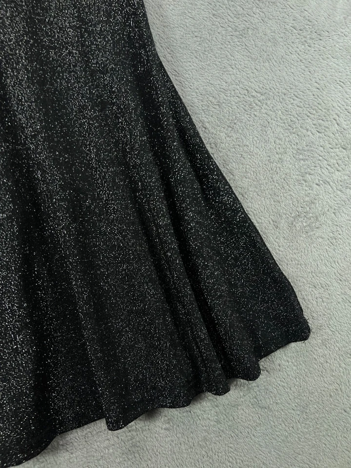 Vestido H&M Juniors Pequeño Negro Plateado Brillo Ajuste Metálico Acampanado Columpio Sin Mangas Foto 4 de 4