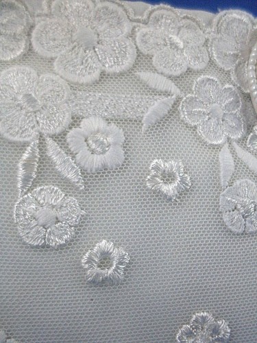 💐Handcrafted CREAM EMBROIDERED FLOWERS Bridal Purse MESH LACE Cosmetic Zip Case - Picture 6 of 13