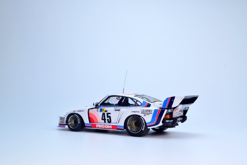 Platz Beemax 1/24 Scale Model Car Kit Kremer Racing Porsche 935-77