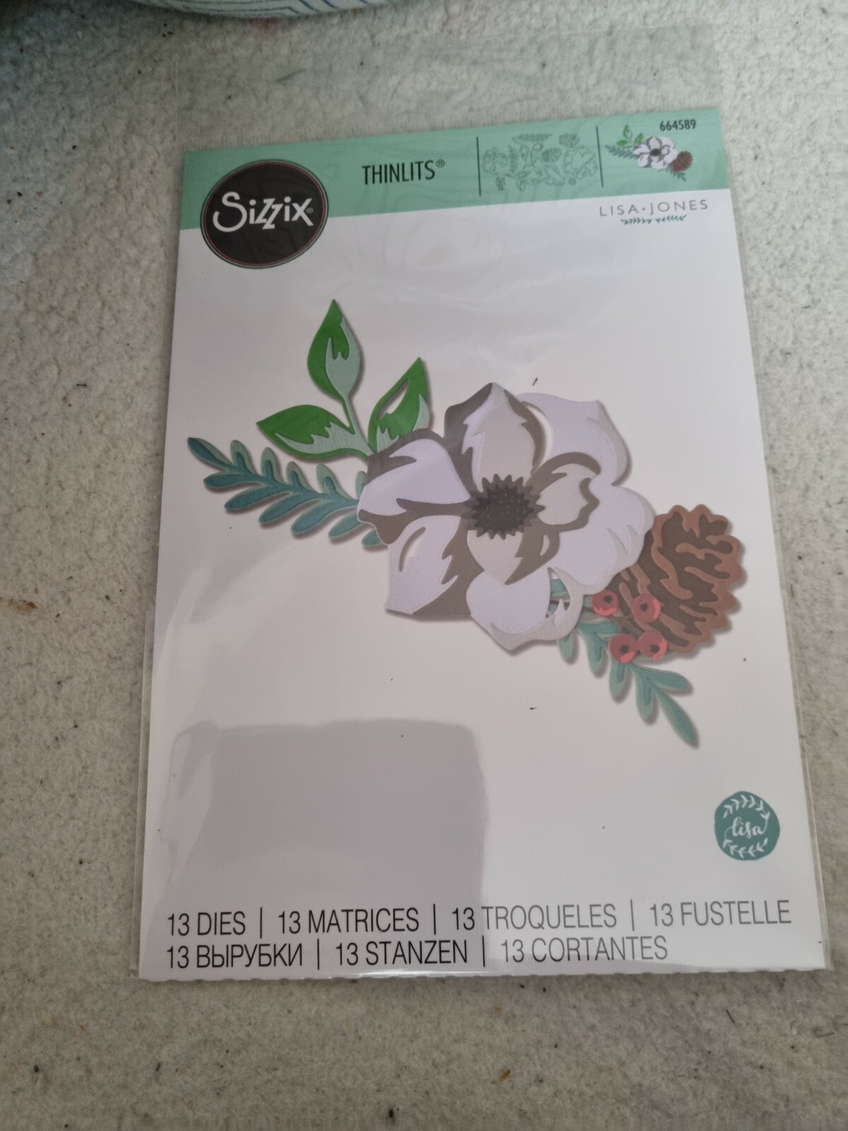 Sizzix Thinlits 13 Die Set - 664589 Layered Winter Flowers by Lisa Jones