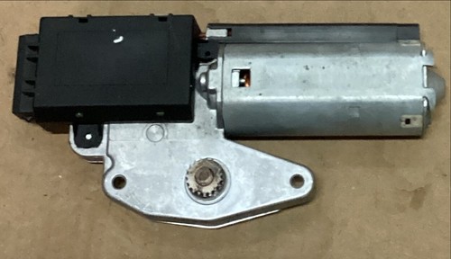 03-06 INFINITI G35 UPPER SUNROOF MOONROOF MOTOR OEM - Picture 2 of 2