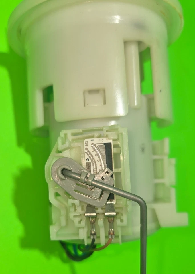 Conjunto de bomba de combustível 2008 yamaha fz1 com suporte 2D1-13907-02-00 2D1-24491-00-00 - Imagem 2 de 4