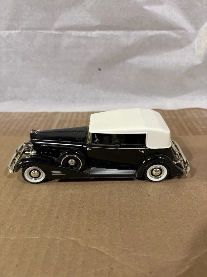 Anson Black Die Cast 1933 Cadillac Fleetwood Car - Image 4 of 4