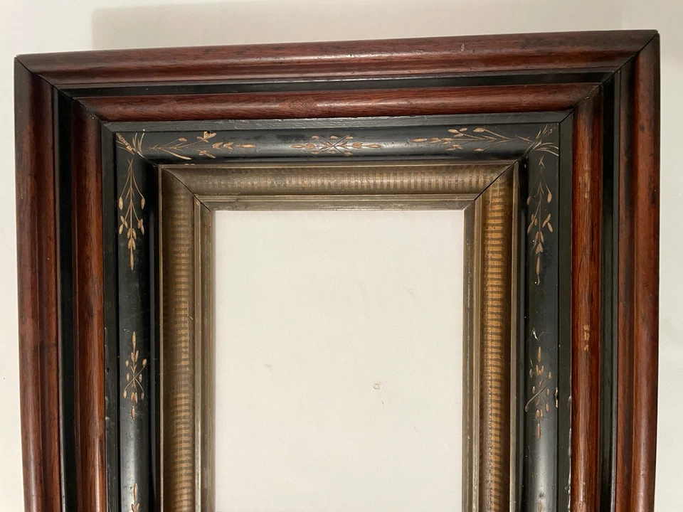 ANTIGUO MARCO DE NOGAL EASTLAKE para 8" X 10" Foto 2 de 4