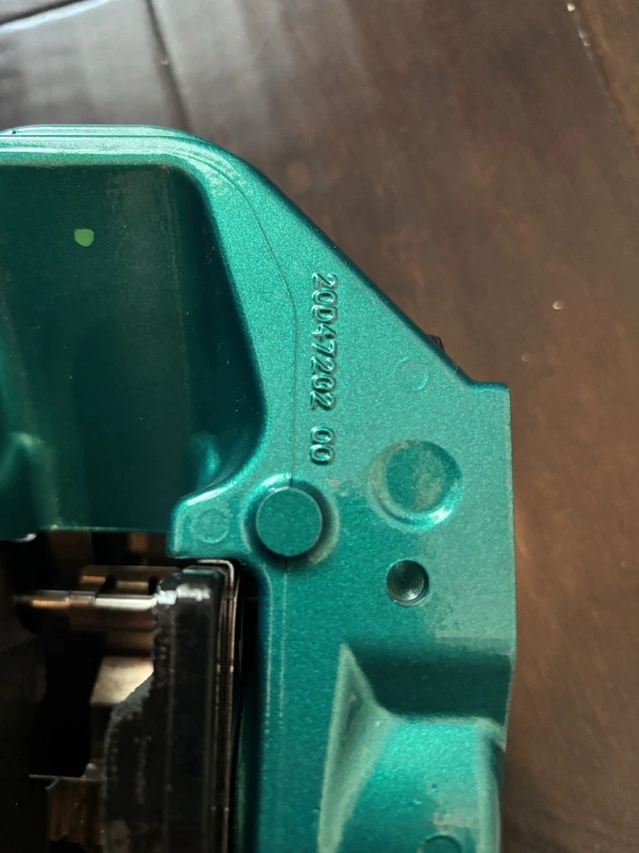 Pinzas de freno Aston Martin DB12/Vantage 2025 carbono cerámica AM Racing verde Foto 4 de 4