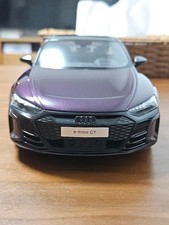 GT SPIRIT 1/18 Audi RS e-tron GT GT392