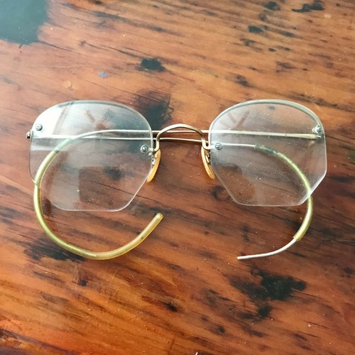 Vintage Brille mit goldgefülltem Drahtgestell im stoffbezogenen Metalletui - Bild 5 von 10