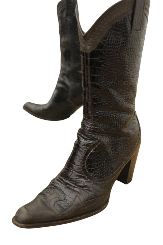 Botas Stuart Weitzman Talla 7 Marrón Oscuro Cuero Cocodrilo Repujado Western 3" Tacón Foto 3 de 4