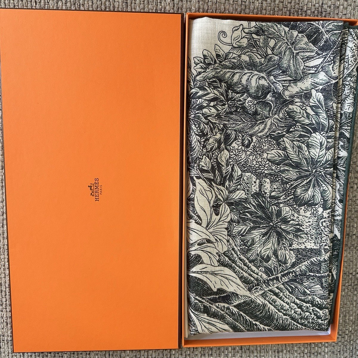 NEW in Box HERMÈS Caramel  All'Orto Botanico di Palermo Shawl 140 Scarf