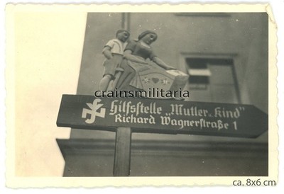 Genuine Photo sign sign signpost for relief center ''Mother and Child'' in R. Wagnerstrasse