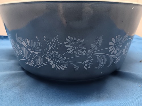 VINTAGE Pyrex COLONIAL MIST Blue White Flowers 475-B Casserole Dish - Picture 2 of 9