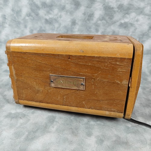 Vintage Model W-446 6-Preset Wooden Tube Radio Receiver 120V 1940s Parts/Repair